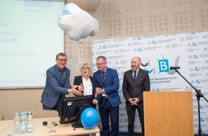 {Biblioteka Uniwersytetu Warmińsko-Mazurskiego uruchomiła nowy system obsługi zbiorów.}